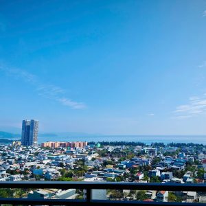 View biển thoáng mát từ logia căn hộ Ori Garden 2 phòng ngủ nội thất cơ bản